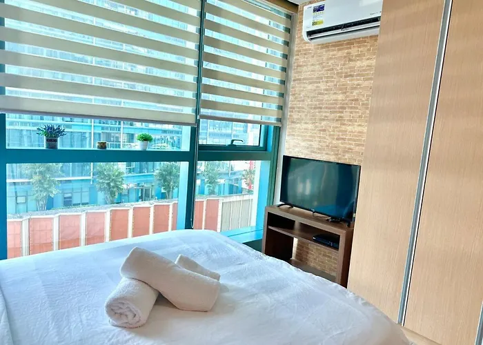 Chic 1-br At Uptown Bgc Apartment *