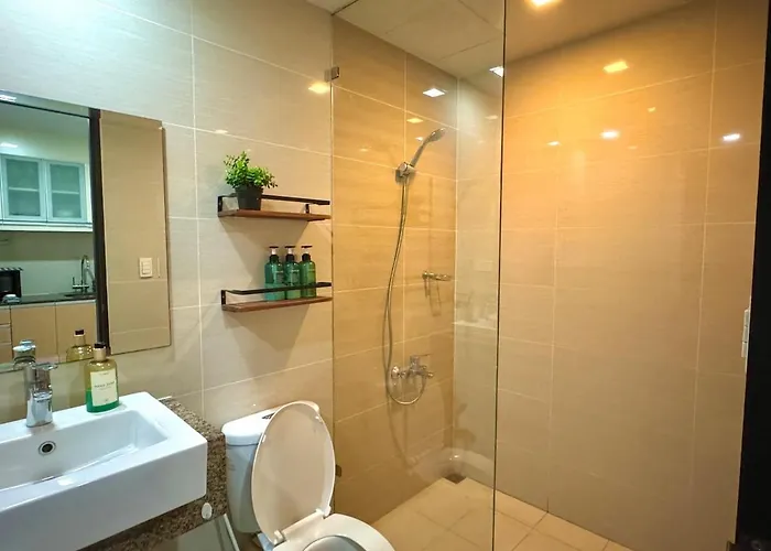 Chic 1-br At Uptown Bgc Apartment *