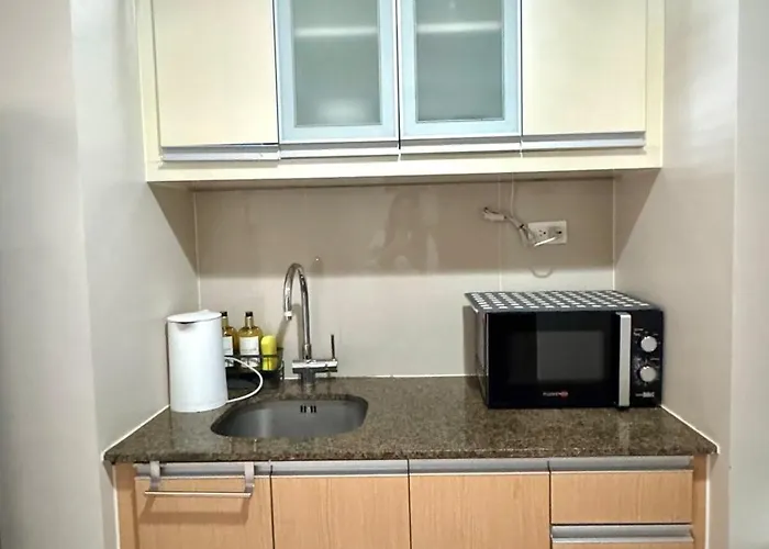Chic 1-br At Uptown Bgc