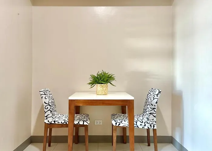 Apartment Chic 1-br At Uptown Bgc *