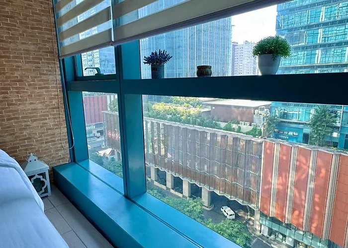 Chic 1-br At Uptown Bgc Manila