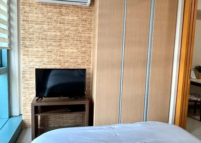 Apartment Chic 1-br At Uptown Bgc Manila